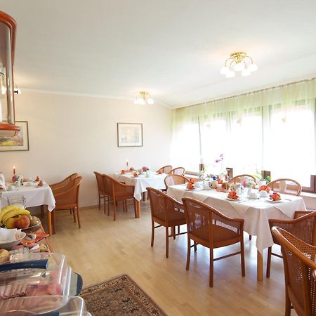 Hotel Reinhardtshof Garni Wolfschlugen Exteriör bild